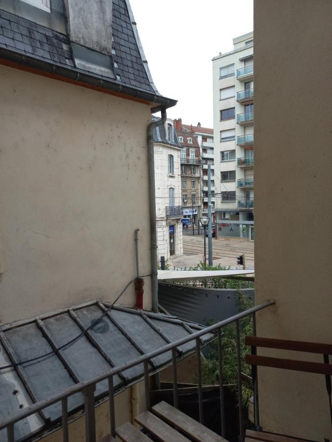 Le Carnot, A Deux Pas Du Centre Ville ブザンソン エクステリア 写真