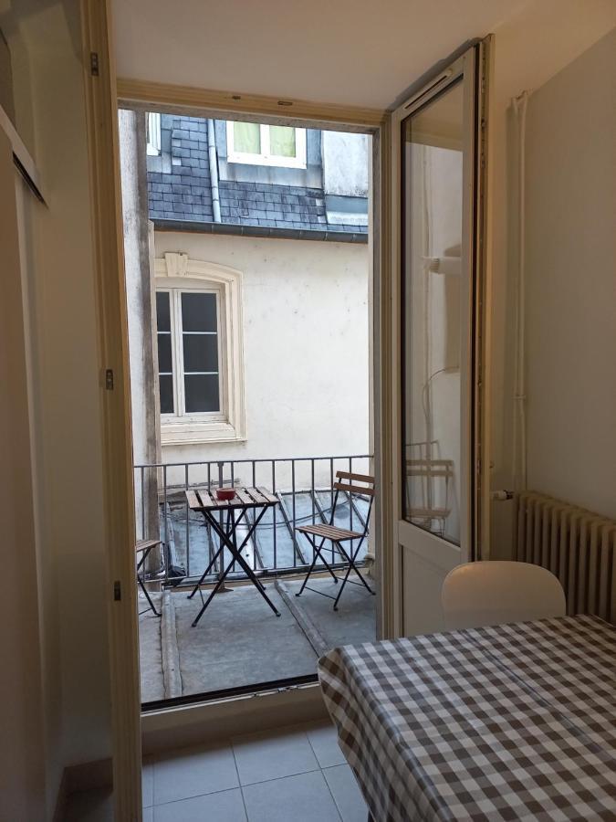 Le Carnot, A Deux Pas Du Centre Ville ブザンソン エクステリア 写真